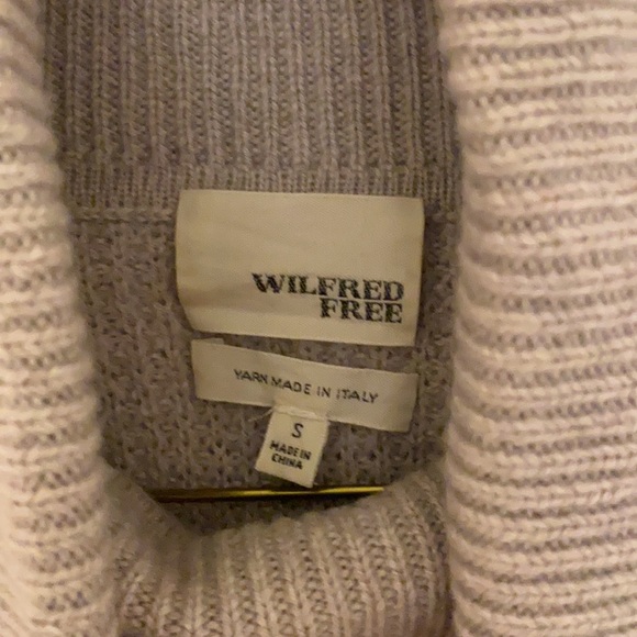 Cute autumn wool dress from Wilfred Free - Picture 3 of 5